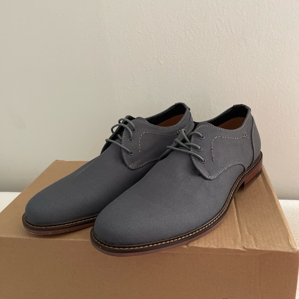 J75 HAMILTON GREY SHOES! SIZE 8 new in box